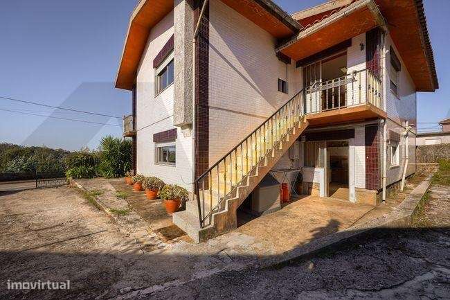 Moradia T6 Bifamiliar em Milheirós de Poiáres - Grande imagem: 5/43