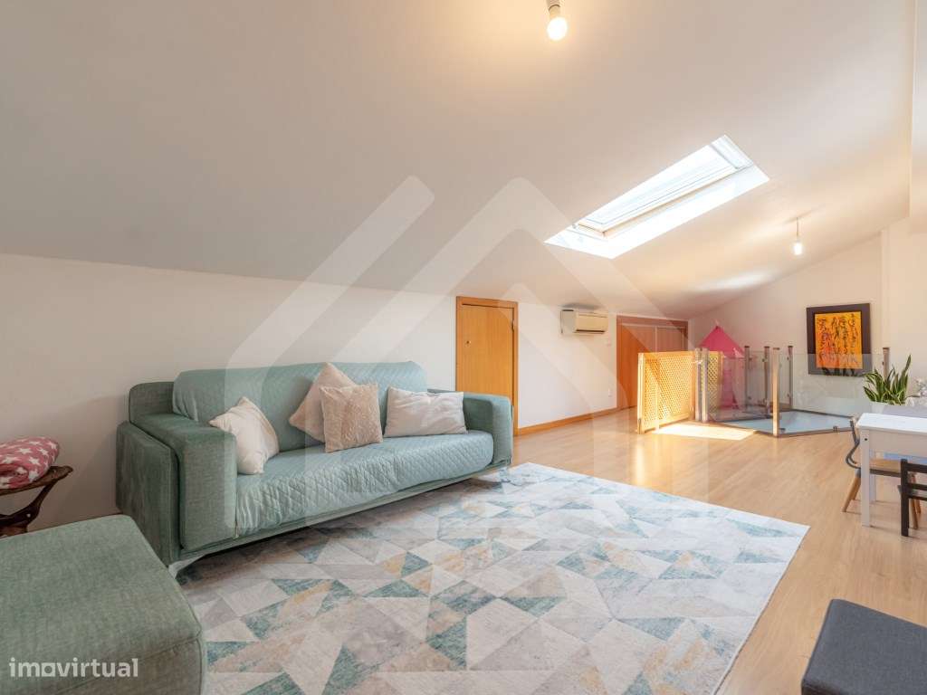 Apartamento T3 | Com aproveitamento de sótão | Alqueves-15