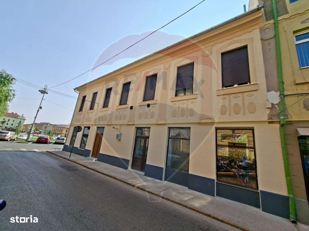 Spațiu comercial 75 mp  Piata Catedralei. Vitrină si acces din stradă - Imagine principală: 4/15