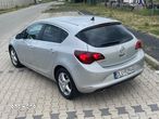 Opel Astra IV 1.4 T Cosmo EU6 - 4