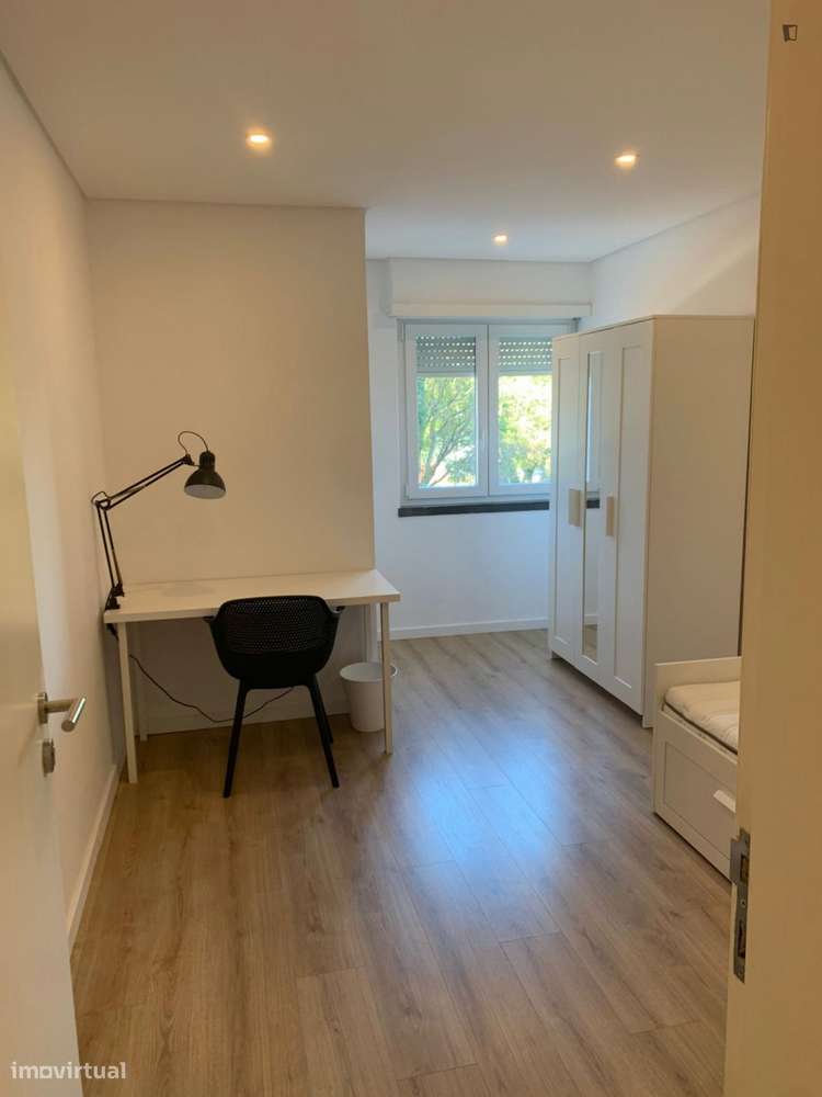 Quarto - localizado em Oeiras Lisbon - Grande imagem: 2/10
