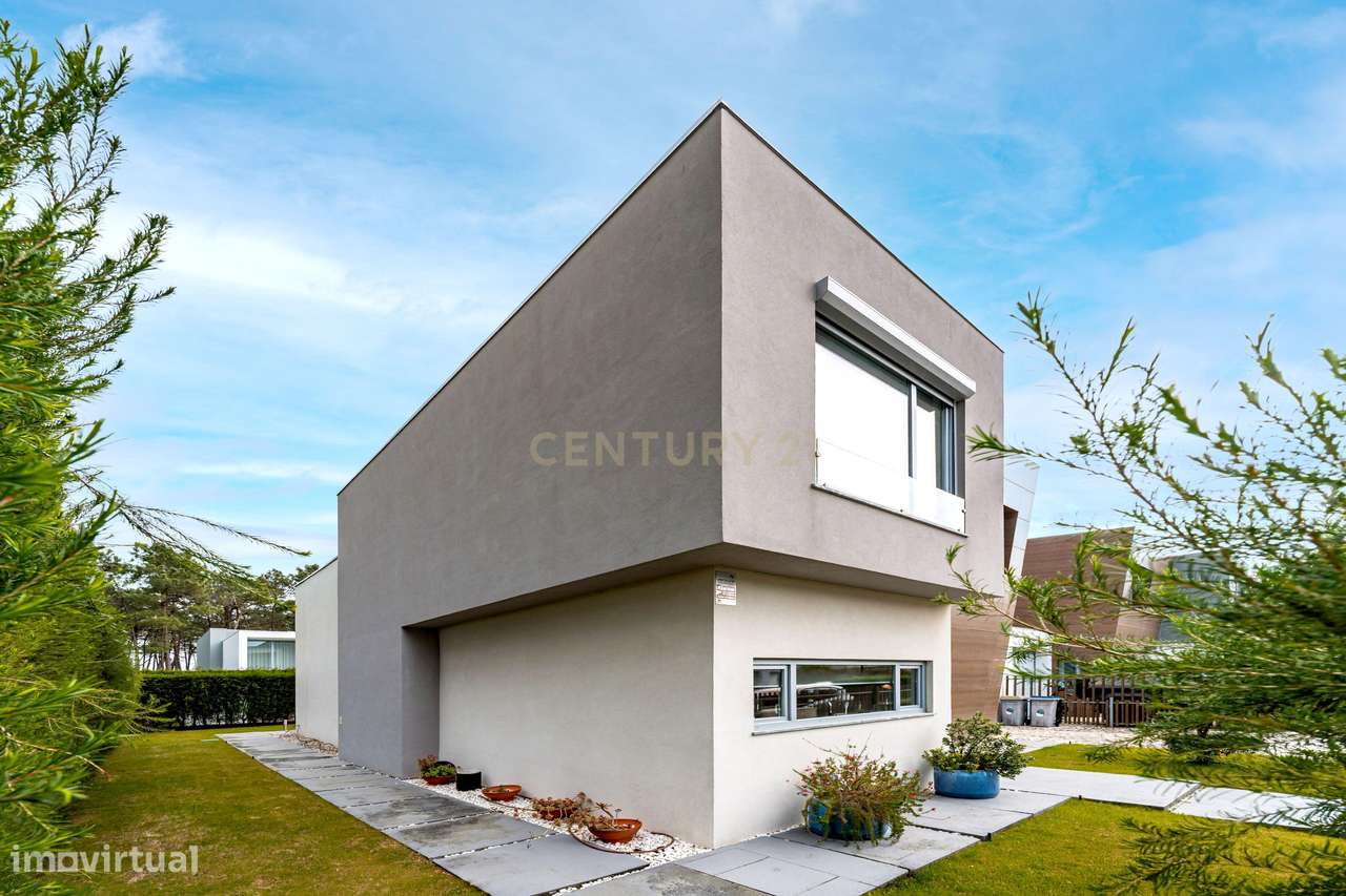 Moradia contemporânea na Aroeira | Luz natural, conforto e eficiência-48