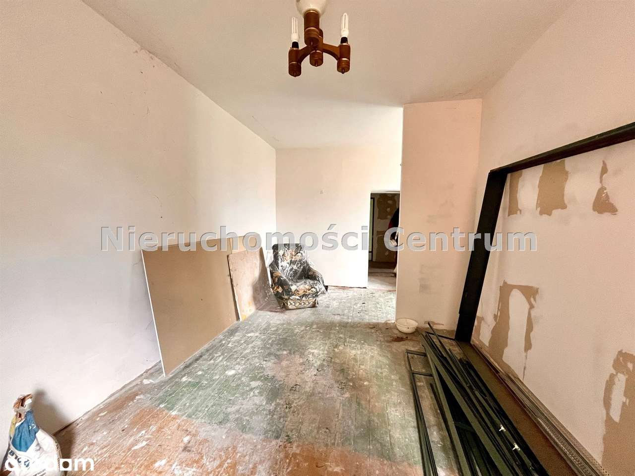 Parter w domu dwurodzinnym z 1870 r. w stylu dworku.-9