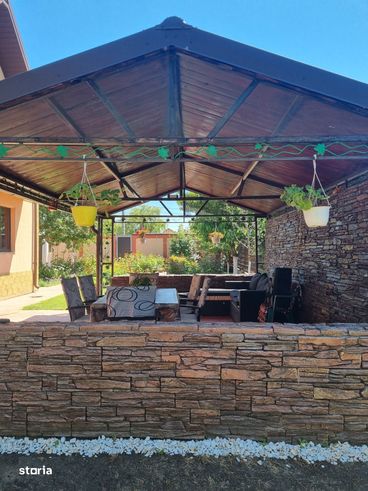 Casa perfectă pentru tine – spațioasă, confortabilă și gata de mutare!-3