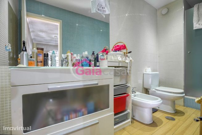 Apartamento T4 Duplex condomínio reservado 2 lugares garagem arrumos-12