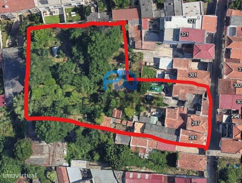 Quatro moradias centenárias em ilha - Grande imagem: 2/6