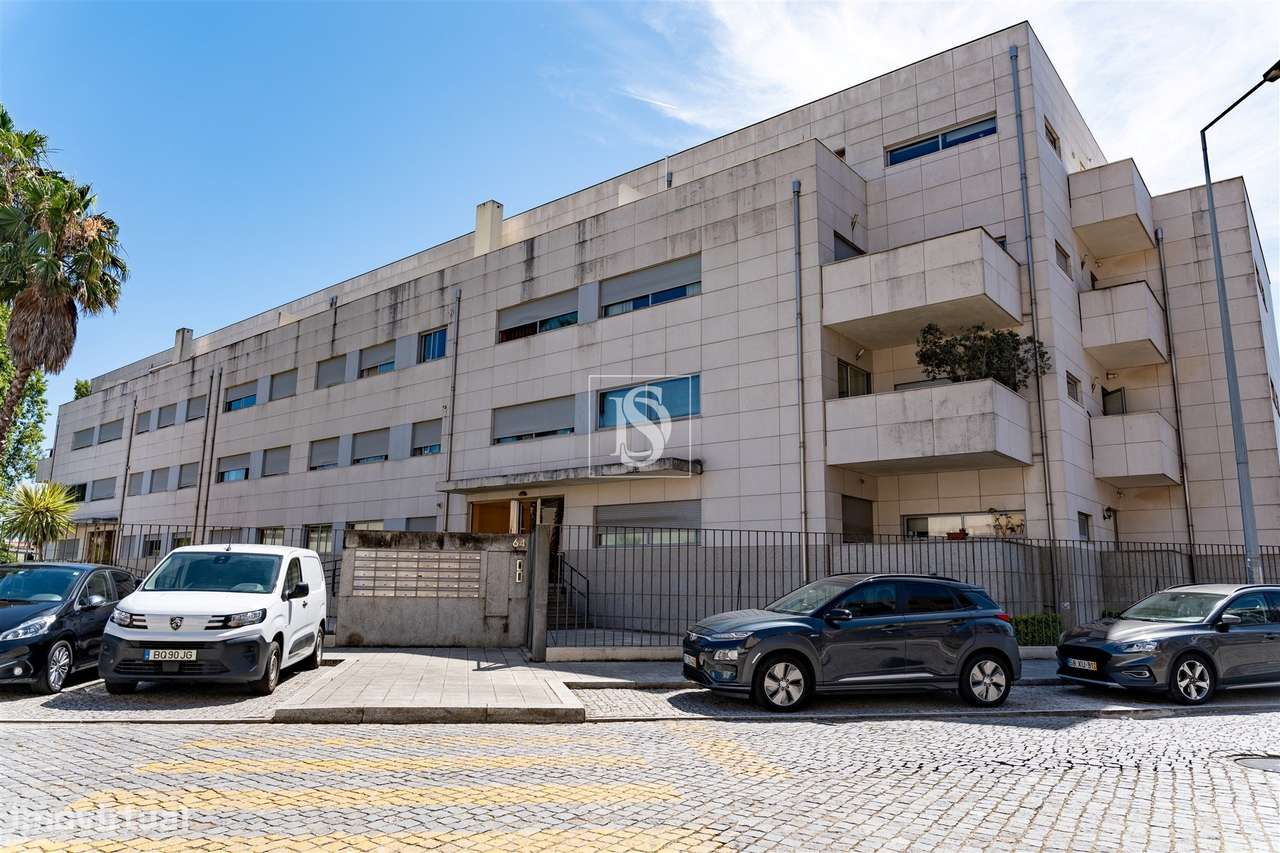 Apartamento T2+1 em Condomínio Fechado | Senhora da Hora, Matosinhos-0