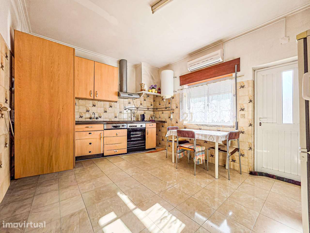 Moradia isolada + duas lojas comerciais na Quinta do Conde, Sesimbra-12