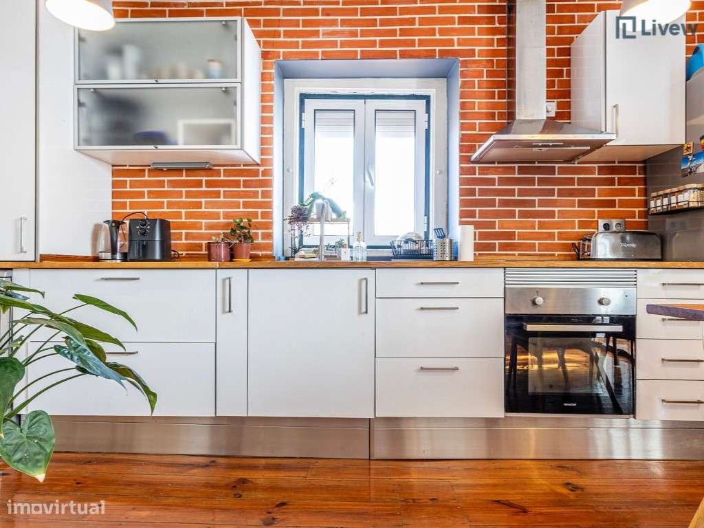Apartamento T1 renovado e com ótima exposição solar-14