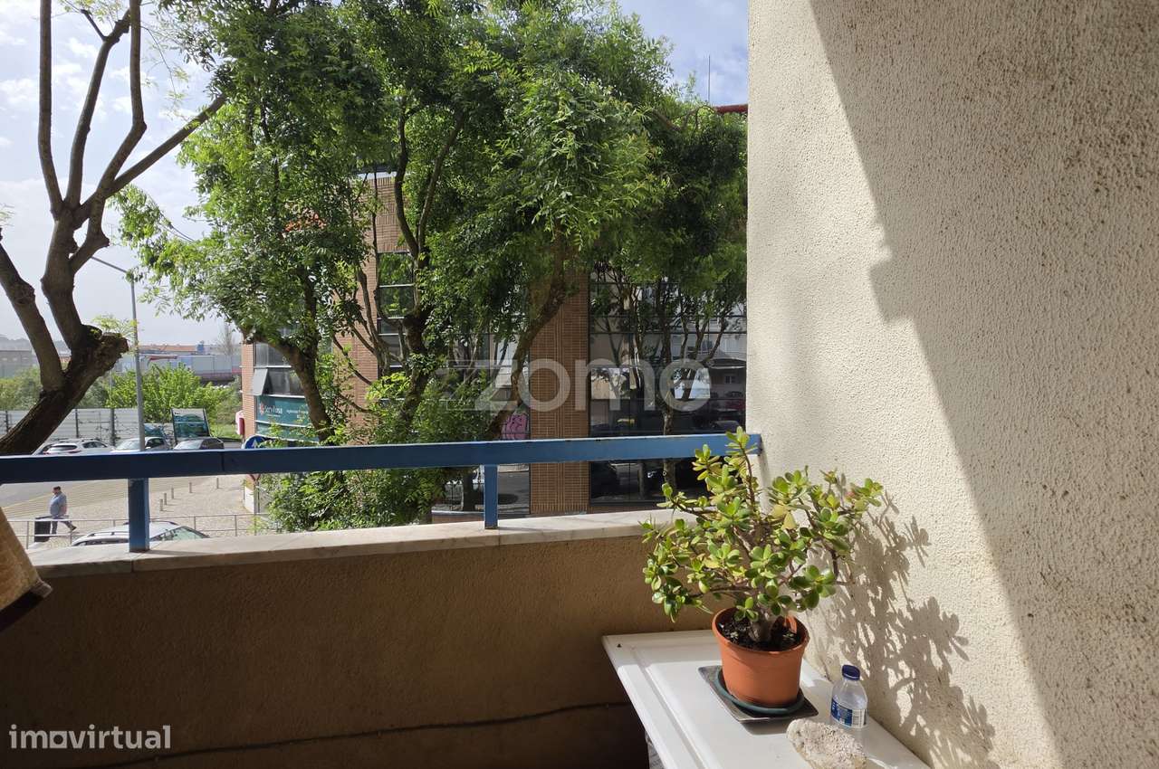 Excelente apartamento T2, situado num 1.º andar, na Buraca-20