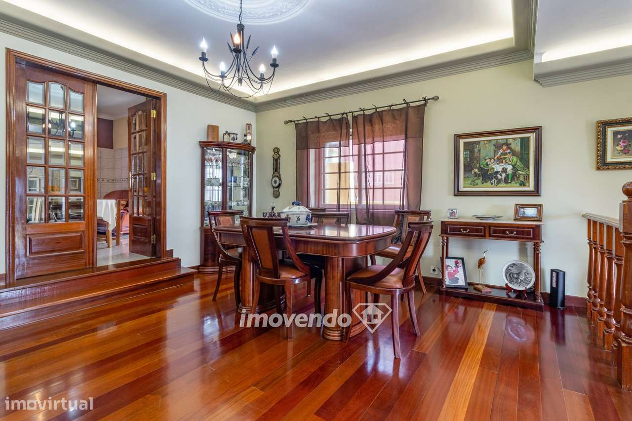 Moradia isolada T4+2 de luxo, em Santo António dos Cavaleiros - Grande imagem: 5/60