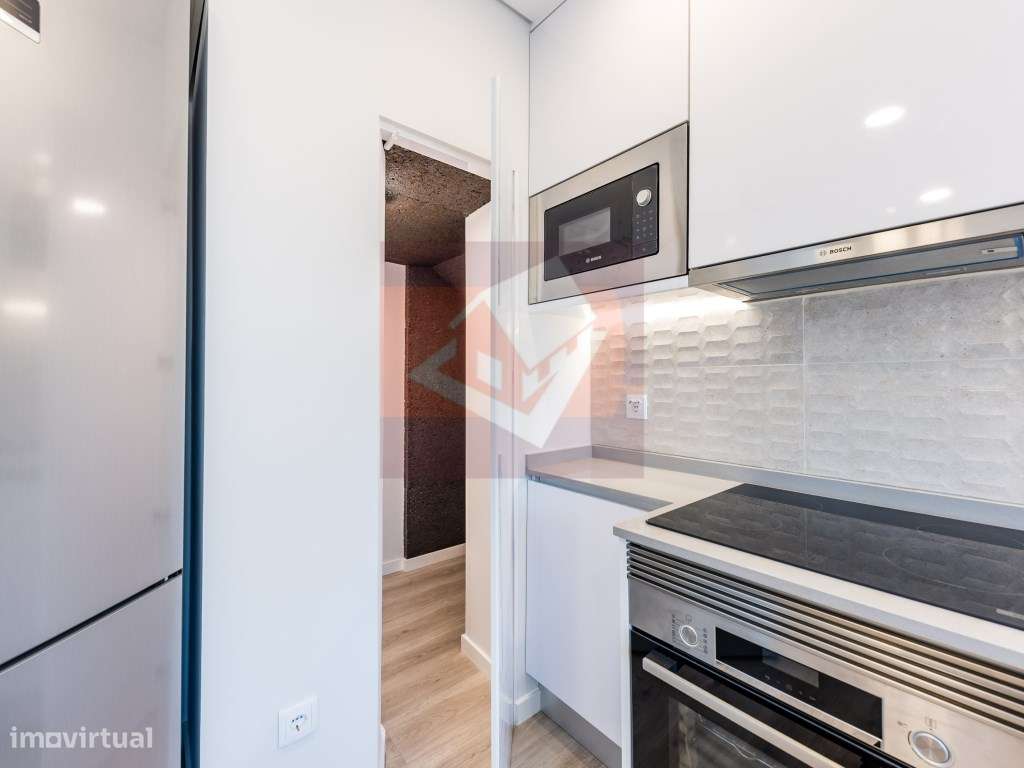 Apartamento T1+1 em Casal de Cambra-4