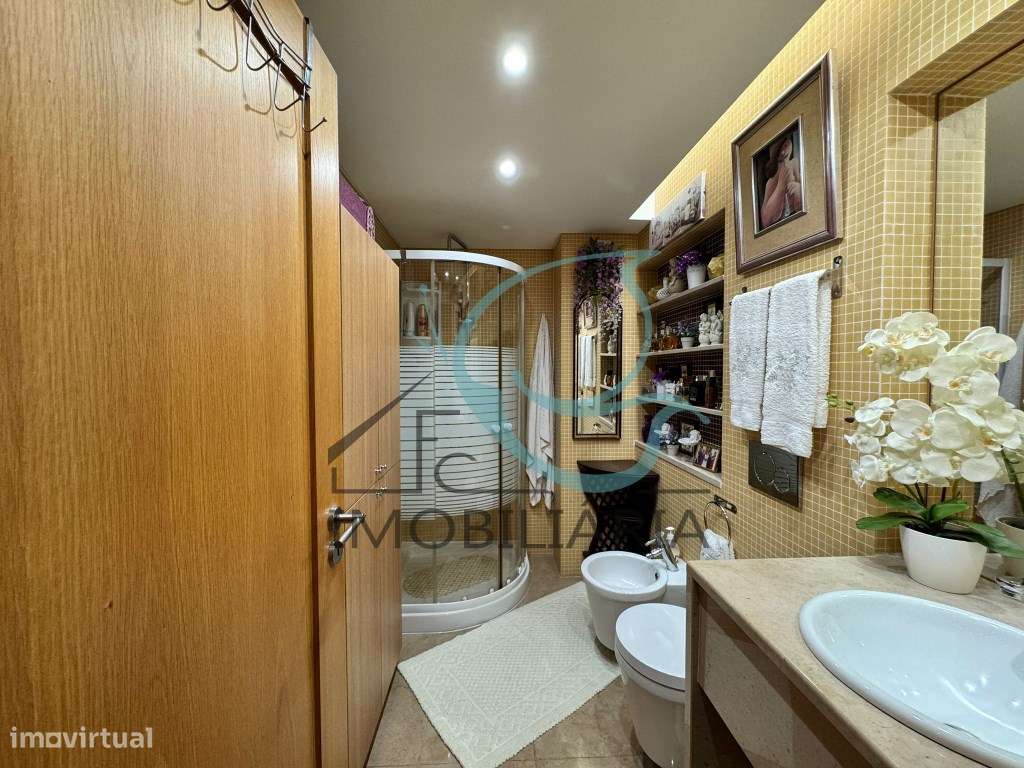 T3 de Luxo com Piso Privativo, Varandas Panorâmicas, Garagem Dupla ...-31