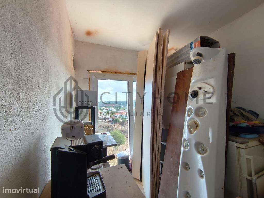 Duas Moradias T1 e T2 de campo em recuperação-17