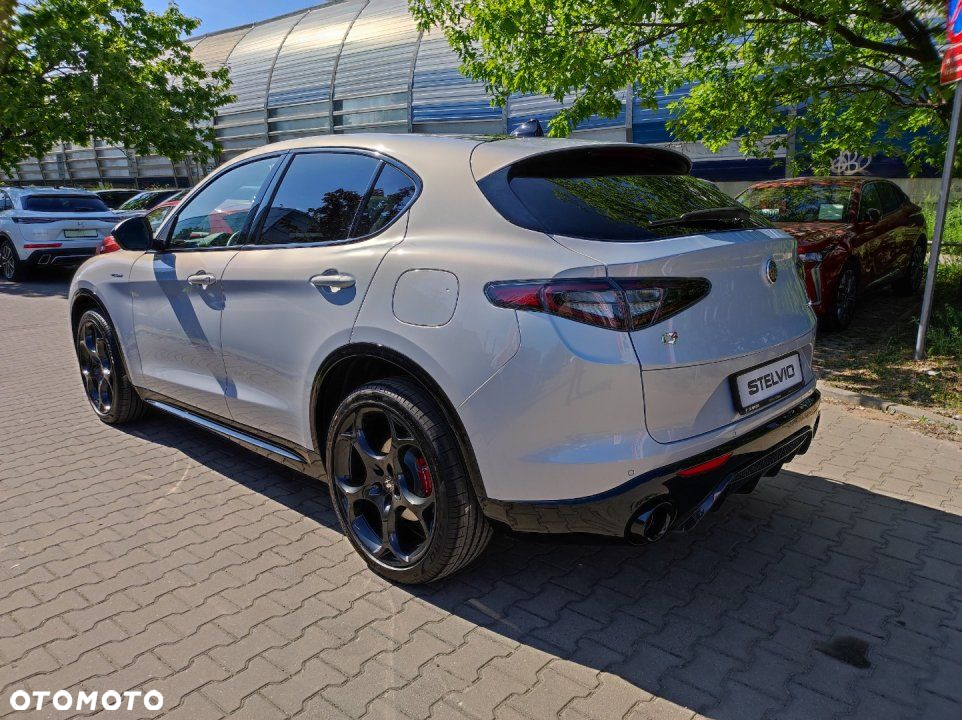 Alfa Romeo Stelvio - 7