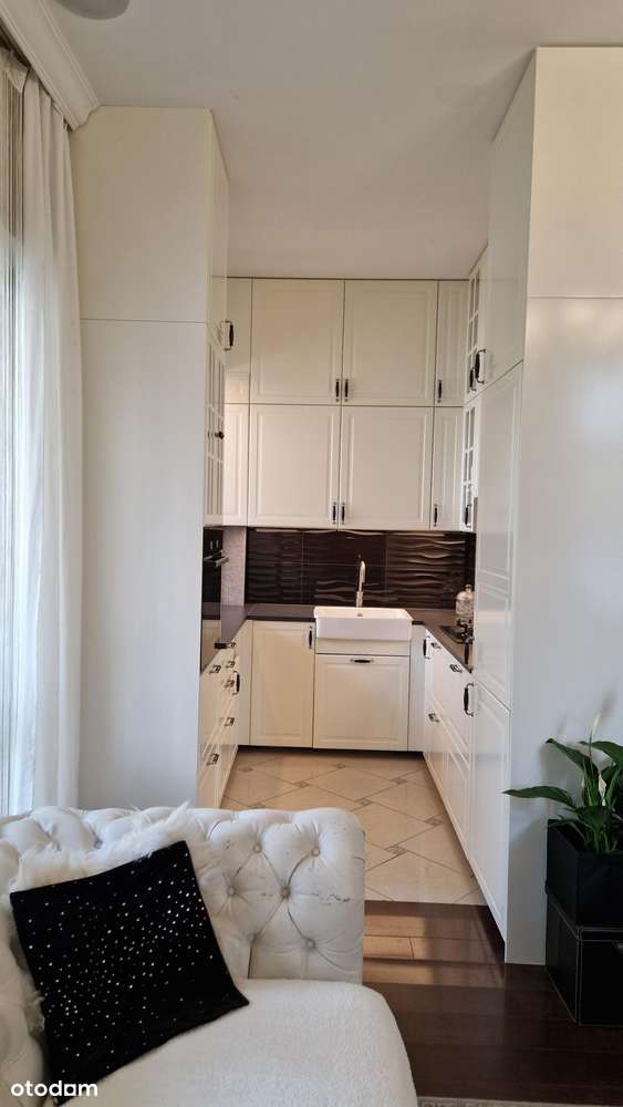 Stylowy apartament w kamienicy z loggią-8