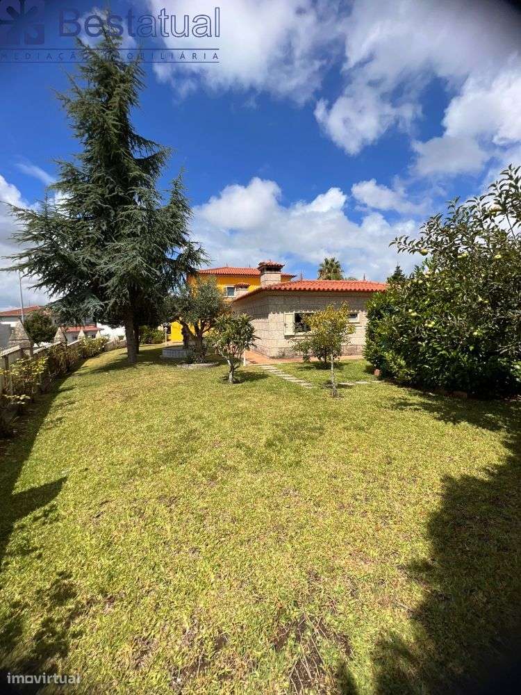 Moradia T4 - 4 Suites - Possib. Permuta - Ribeirão-23