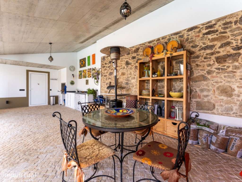 Moradia T3 com Piscina e Próxima do Mar na Serra do Bouro-20