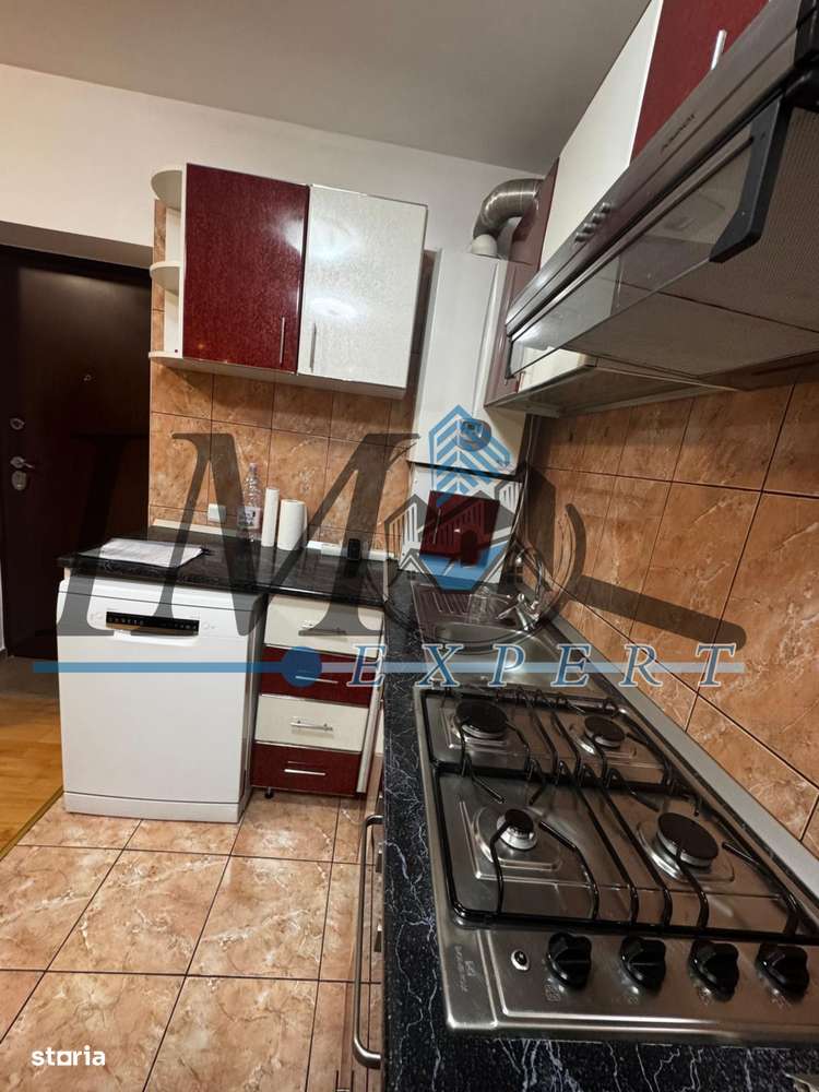 Apartament de Vânzare etaj 1 zona Tolstoi-3