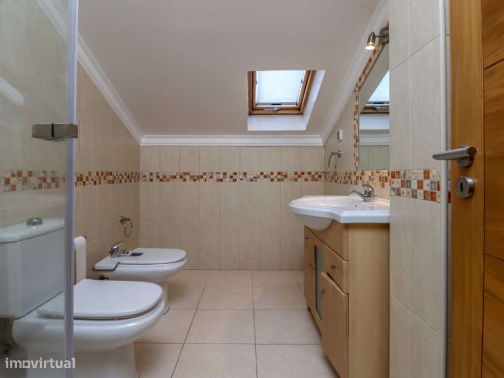 Moradia independente à venda no centro de V.N. Santo André-9