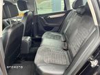 Volkswagen Passat 2.0 TDI DPF Highline - 17