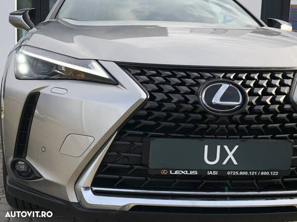 Lexus UX 250h 2.0L HEV 20H- (178 HP) 4X4 CVT Luxury - 8