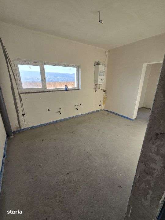 Duplex de vanzare, 4 camere, 120mp, 330mp teren, parcare,zona Chinteni - Imagine principală: 2/7