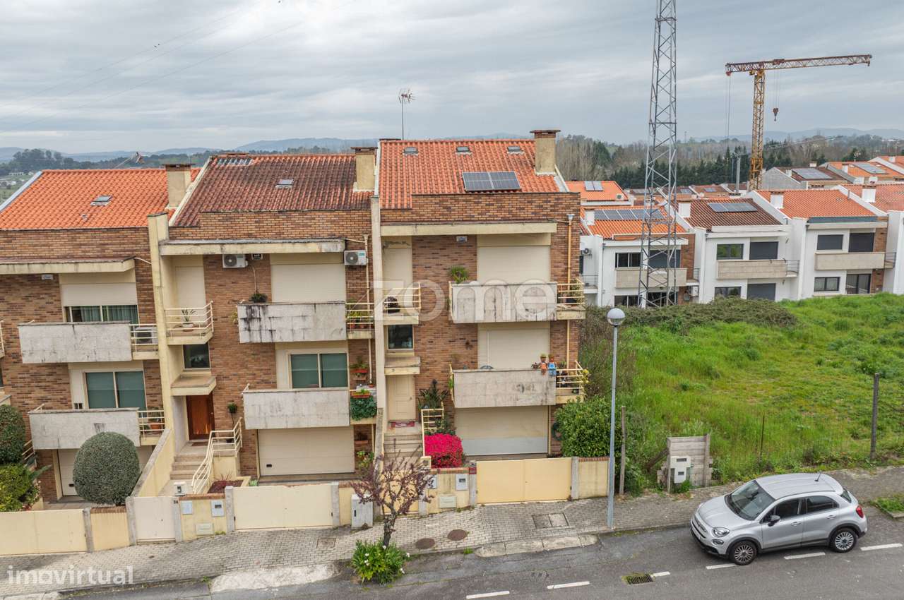 Moradia T4 com Suíte em Dume-40