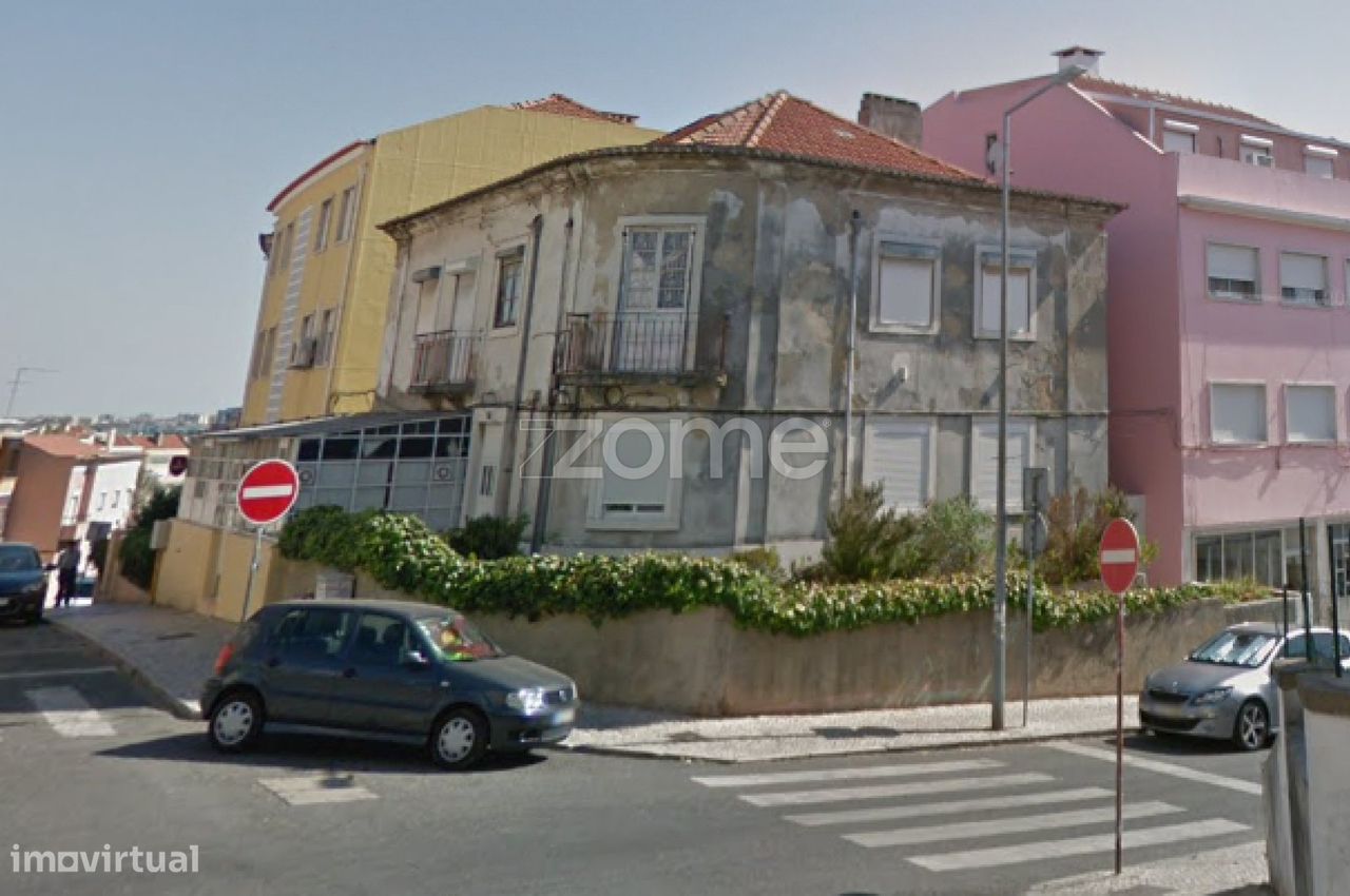 Prédio para Venda na Buraca, Lisboa