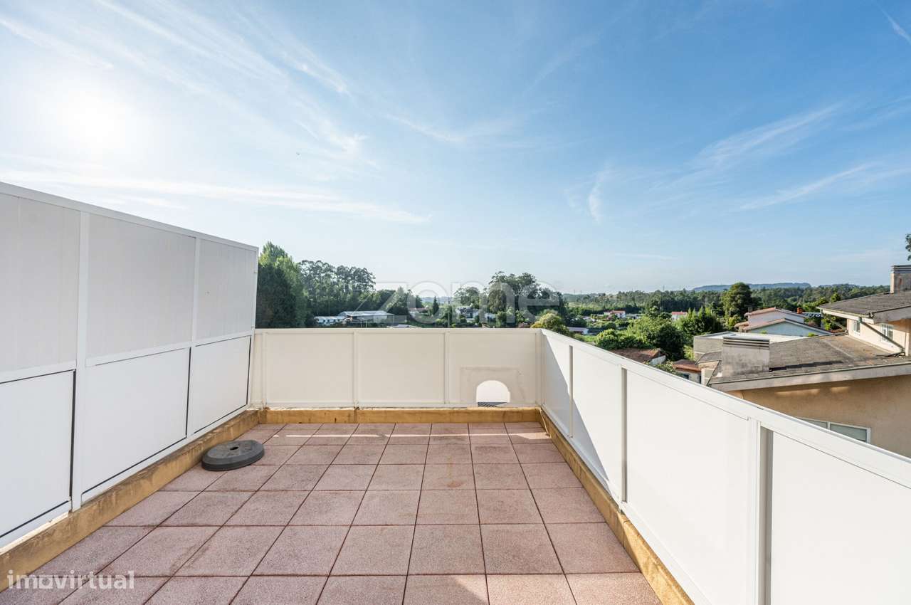 Apartamento T3 com 2 Terraços e 2 lugares de Garagem em V.N de Gaia.-12