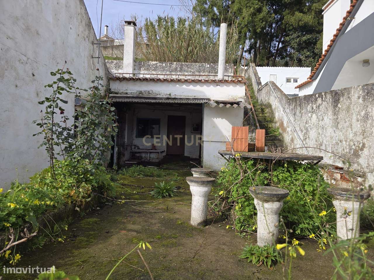 Moradia T3 para remodelar no Bombarral - Grande imagem: 5/17