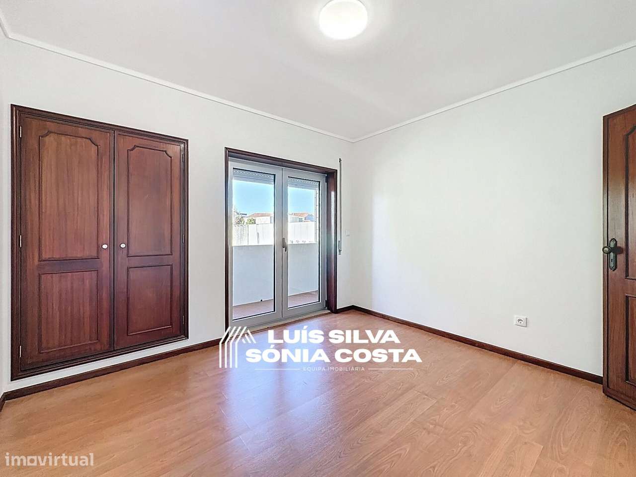 Apartamento T2 Remodelado c/ Varandas, Garagem & Elevador - Centro...-17