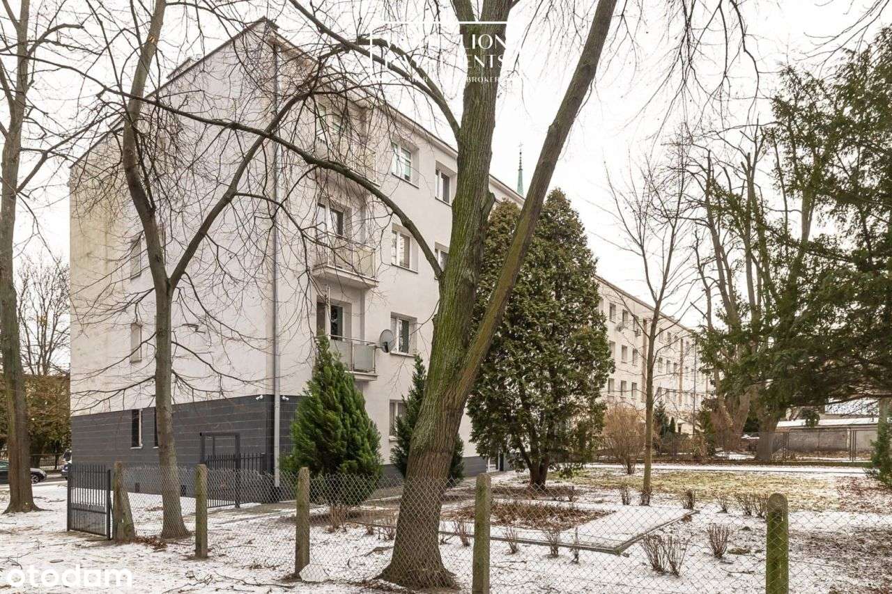 2pok.ostatnie piętro,kamienica,metro na Woli-16