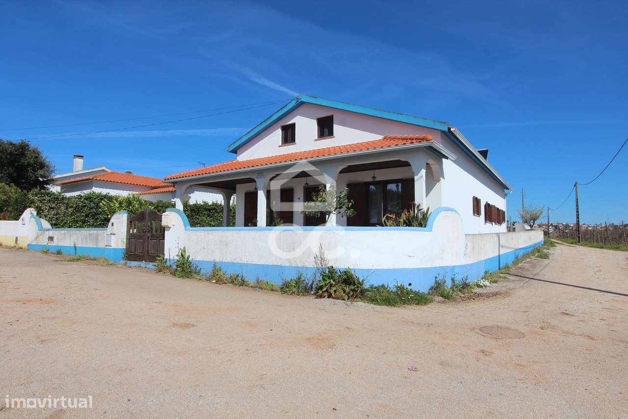 Moradia T3 Térrea com Logradouro e Garagem - Grande imagem: 4/47