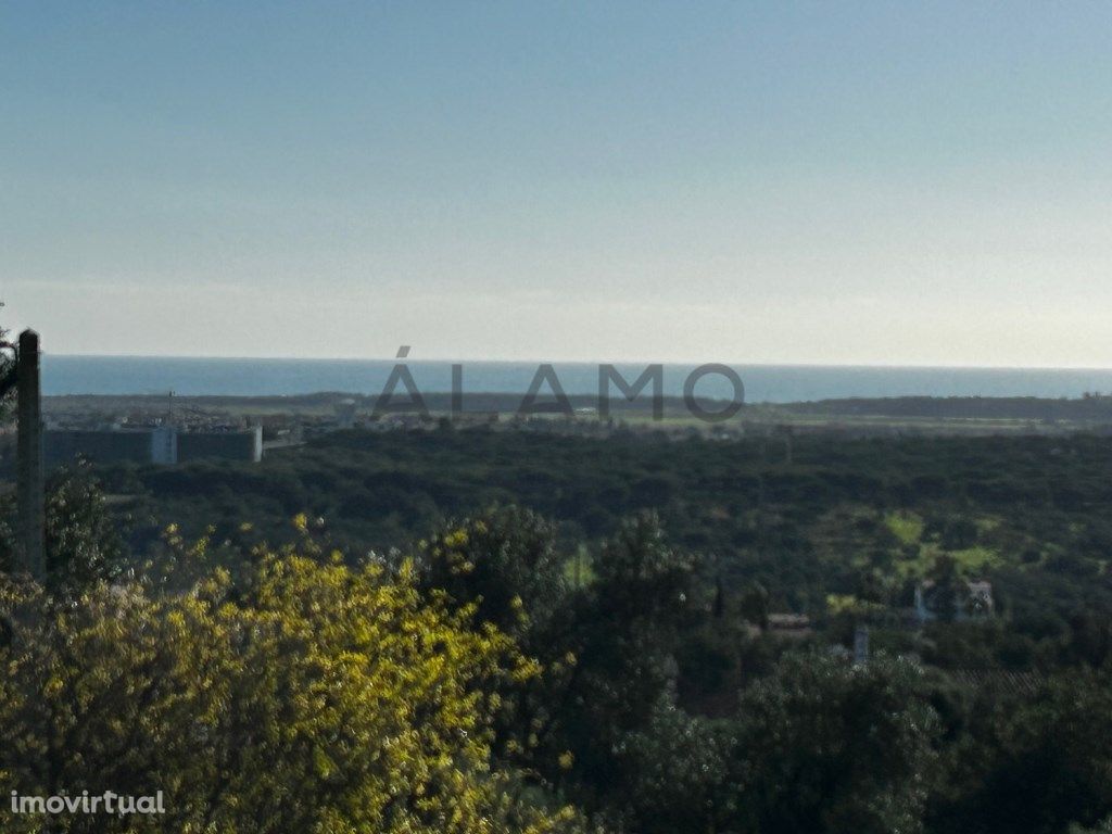 Terreno para construção de moradia com piscina - Boliqueime