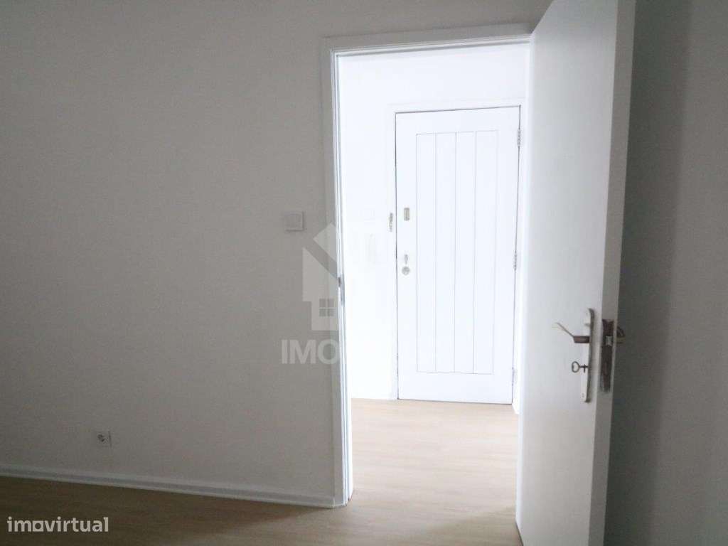 Venda Apartamento T2+1 com Sótão (transformado em T2) - São Vítor, ...-14