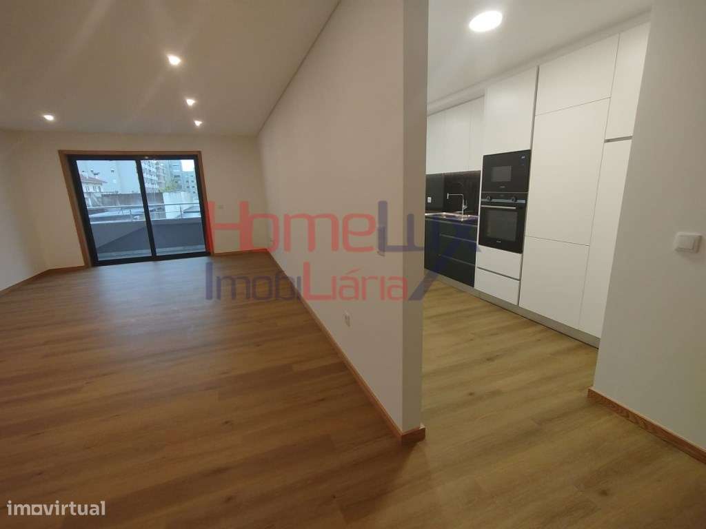 Apartamento T3 Novo c/ 2 Varandas ( Junto ao metro ) - Rio Tinto - Grande imagem: 4/27