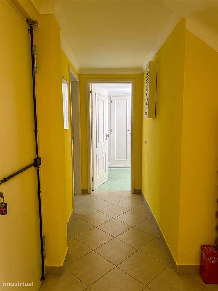 Moradia T5 com piscina e jardim a poucos metros da Praia do Alemão – A-33