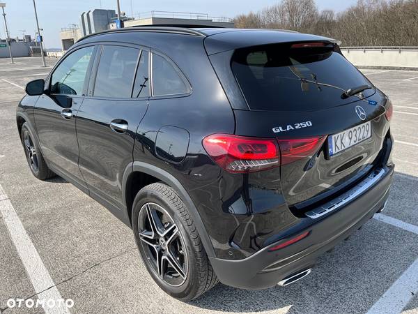 Mercedes-Benz GLA 250 4Matic 8G-DCT AMG Line - 3