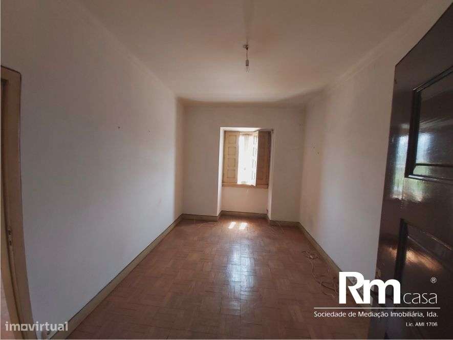 excelente prédio na Av. Emidio Navarro, junto ao Parque da Cidade-21