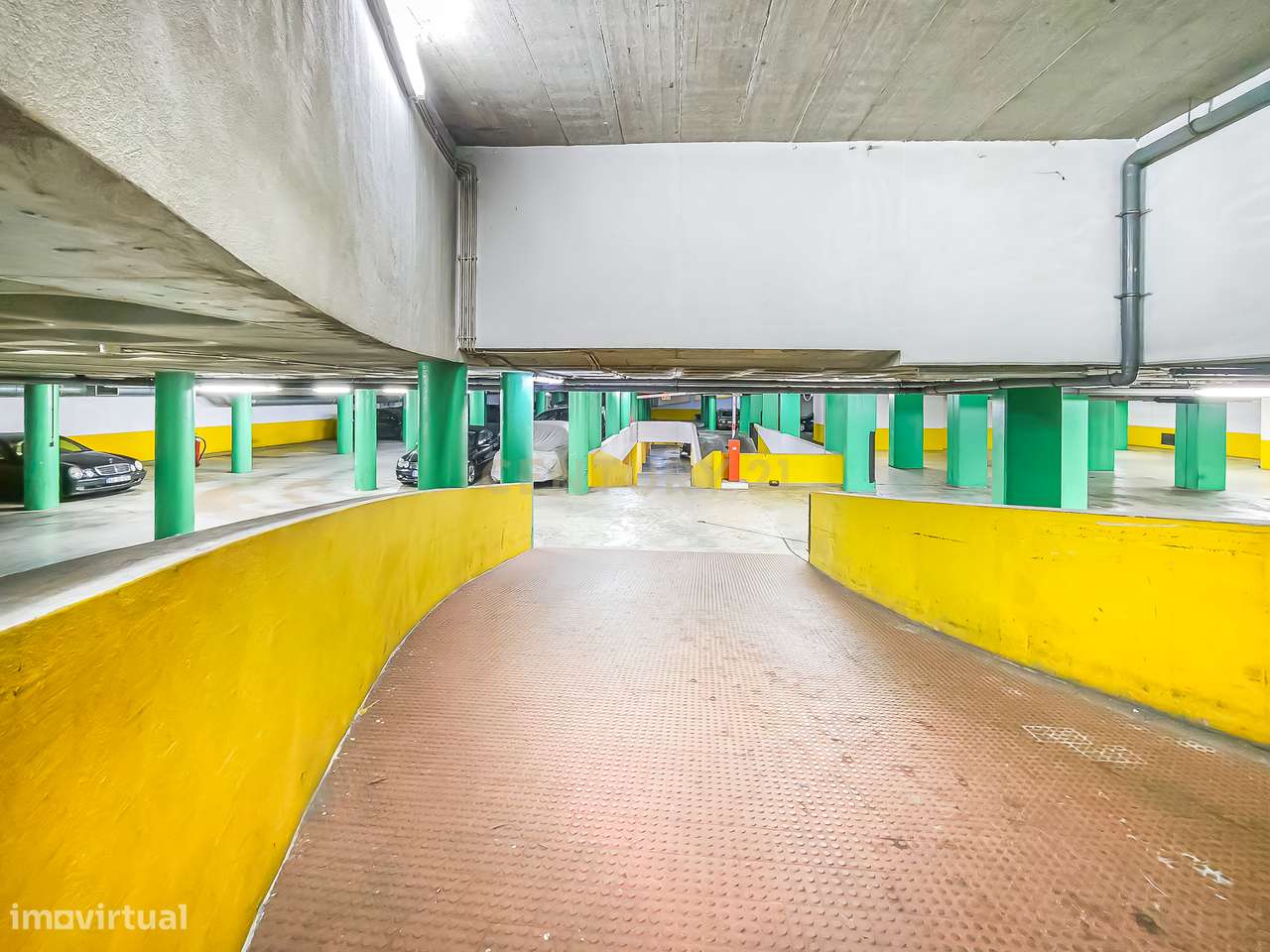 Parqueamento em Entrecampos - Grande imagem: 5/6