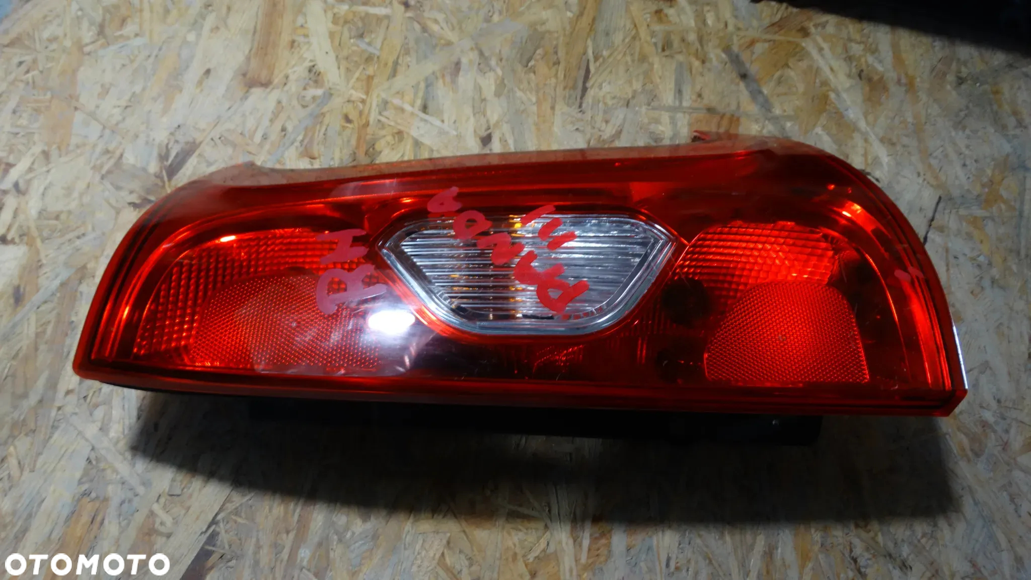 LAMPA TYLNA TYŁ FIAT PANDA III PRAWA - 4