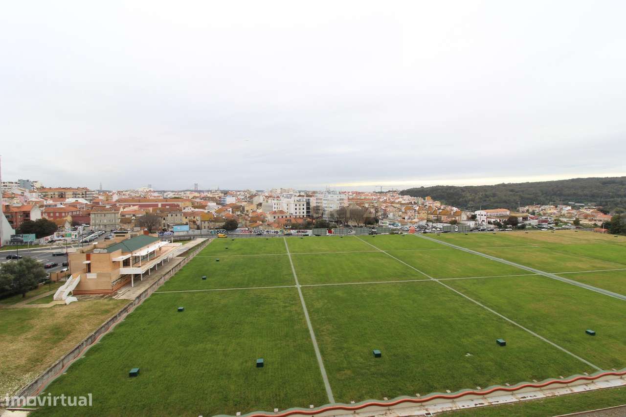 Luxuoso Apartamento T3 nas Torres das Amoreiras, Lisboa-26