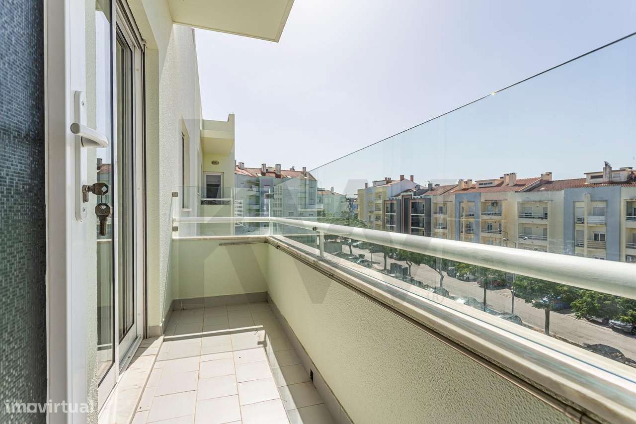 Apartamento T3 Duplex com aproveitamento superior | 5 Quartos | Garage-42