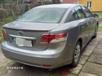 Toyota Avensis 1.8 Premium - 11