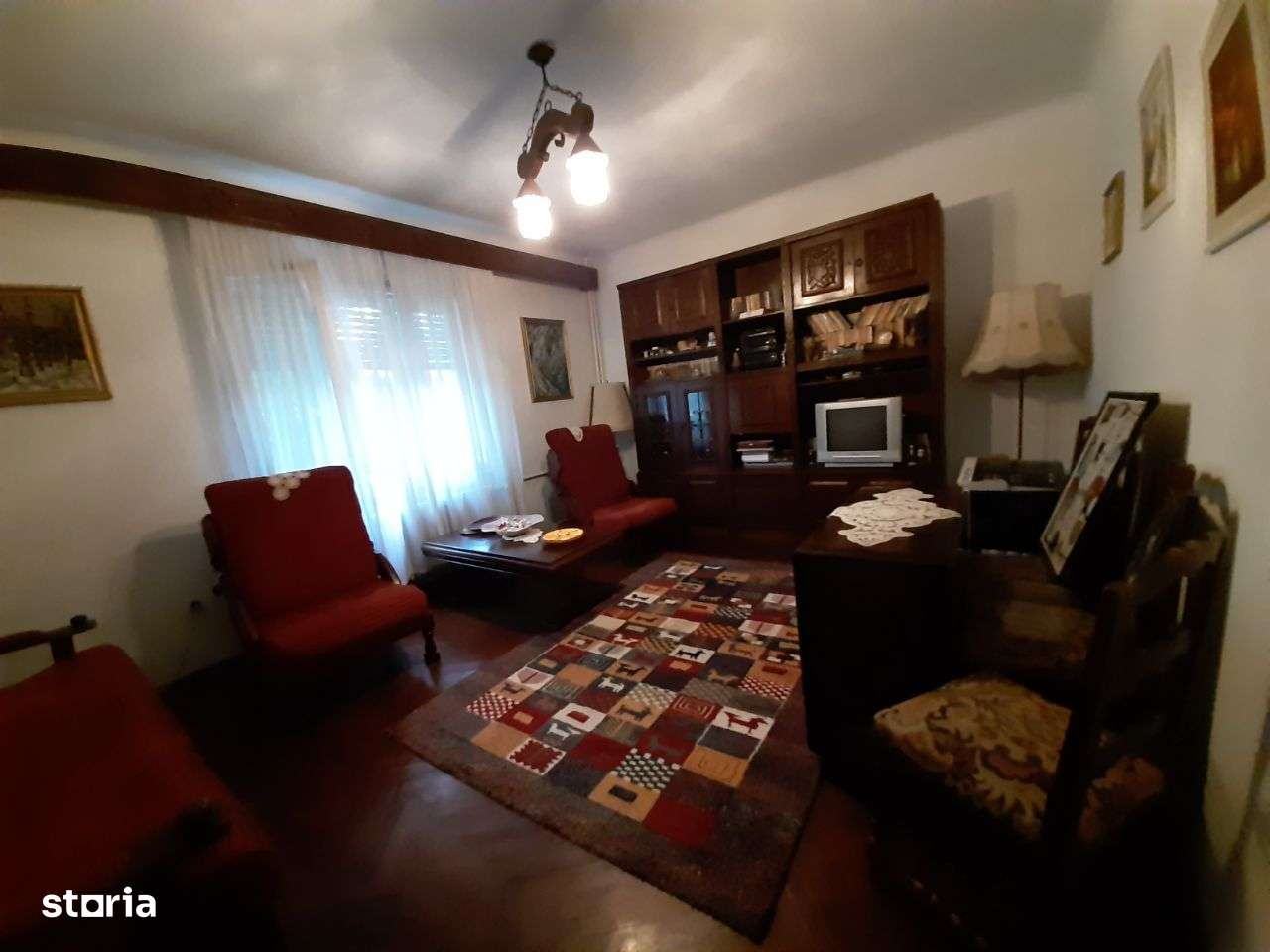 Casa cu etaj, 4 camere, 5 Ari teren, semicentral Satu Mare - Imagine principală: 4/14