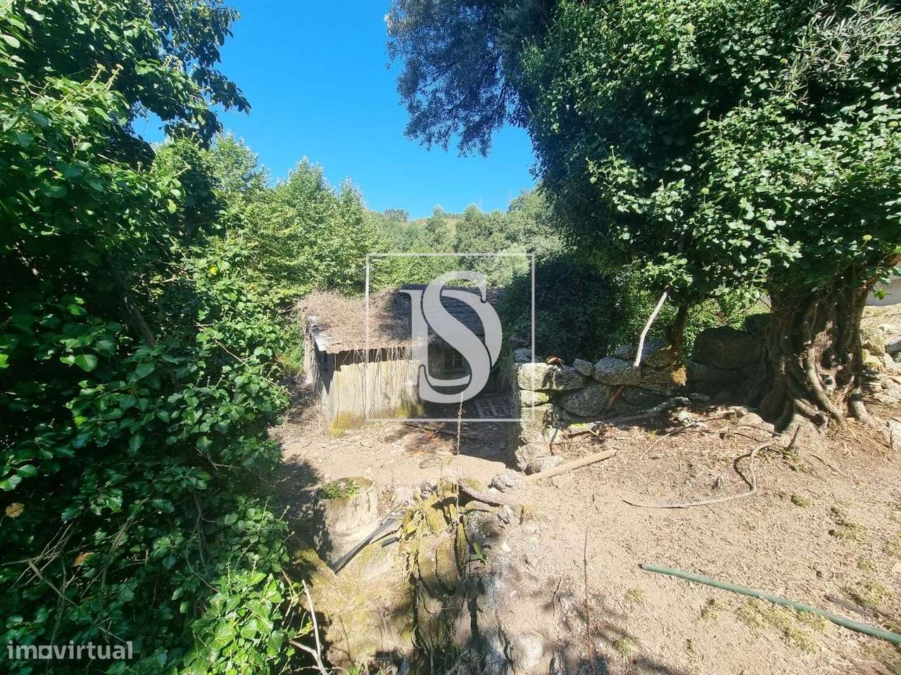 Moradia Em Pedra Para Restauro-12