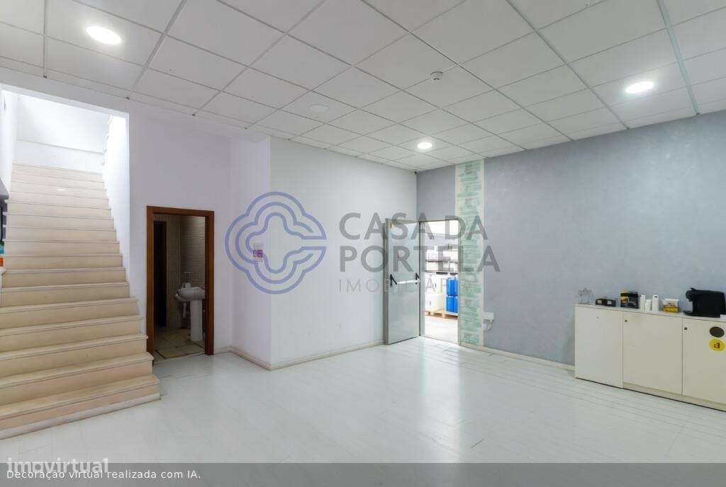 Venda de armazém industrial, escritório e logradouro em Ermesinde-31