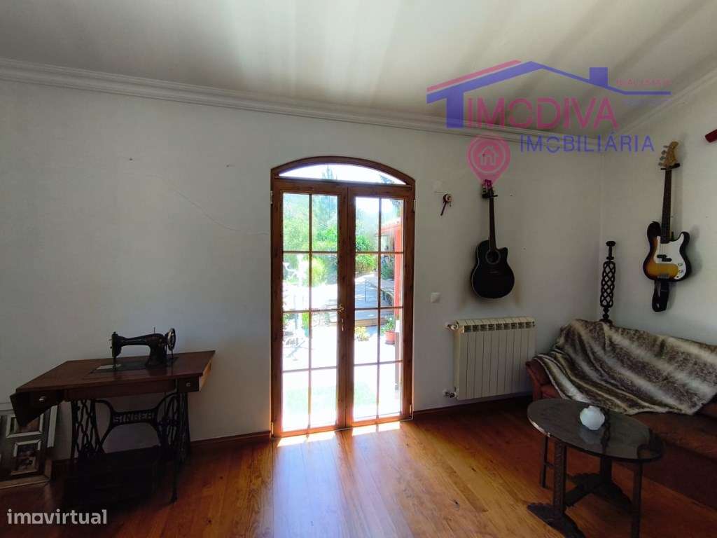 Propriedade com moradia, anexo, piscina e terreno com mais 2 ha-38