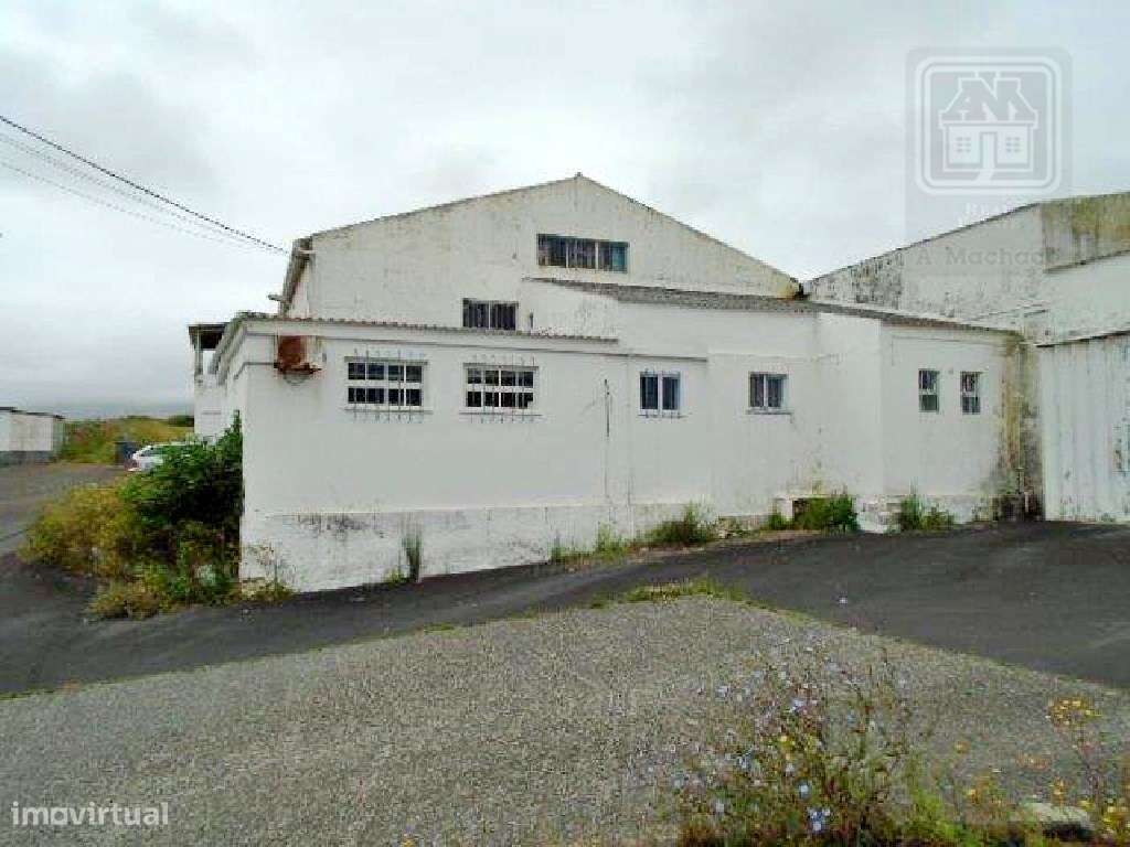 VENDA de PRÉDIO com 2 EDIFÍCIOS e 1 ARMAZÉM - Praia da Vitória, Ilh... - Grande imagem: 4/24